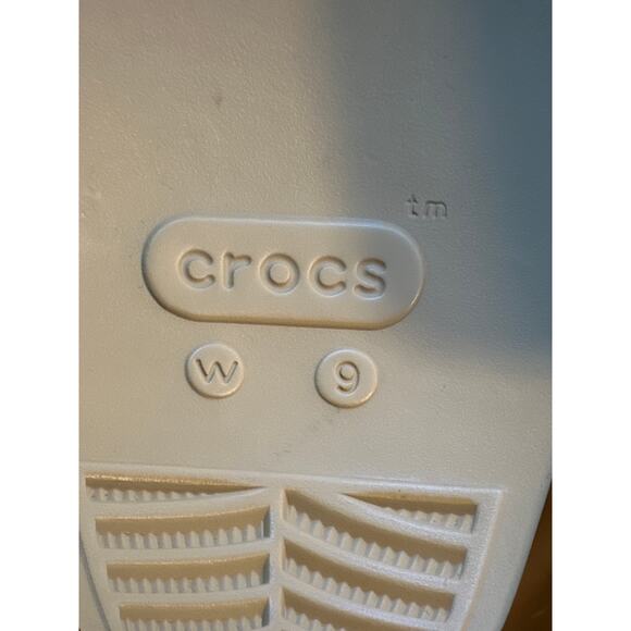 NWOT Women 9 Crocs Dylan Platform Clogs Slide-On Shoes Mules Wheat Beige - Picture 9 of 9